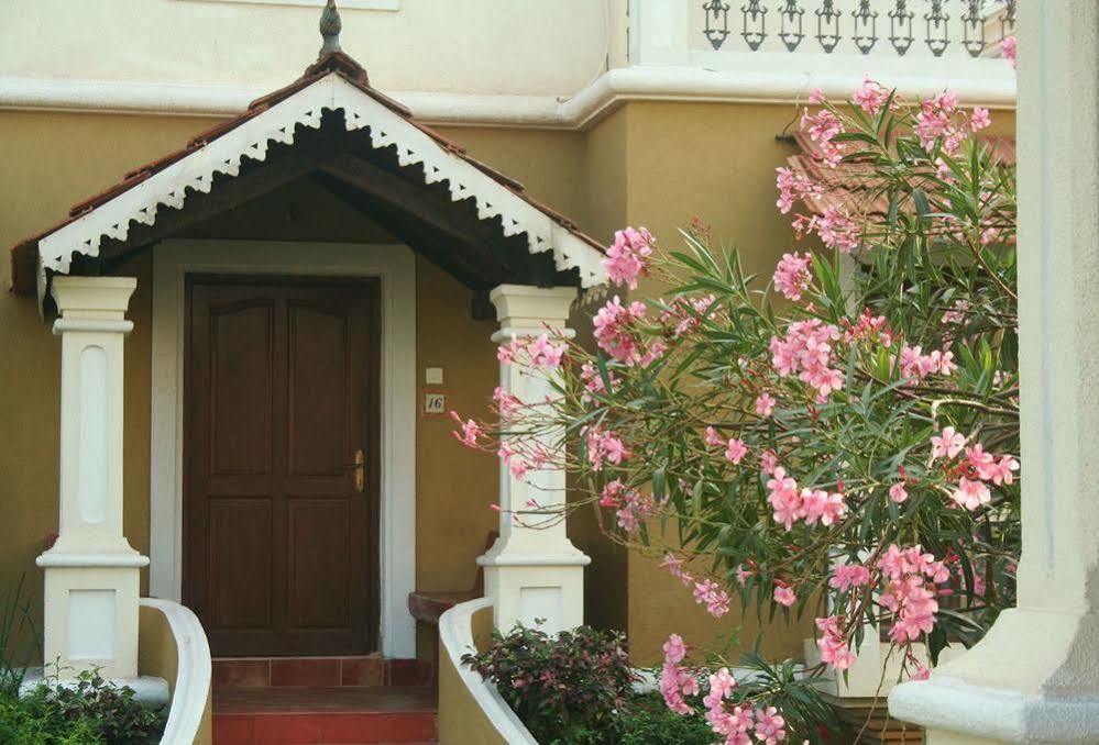 White Square Nirvana, Parra Mapusa Exterior foto
